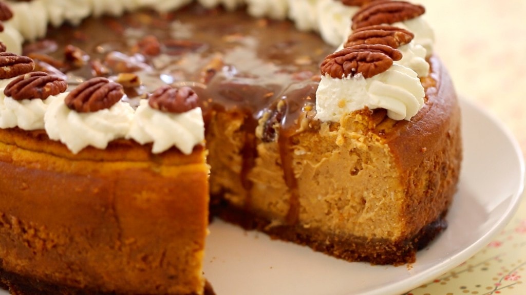 Baked Pumpkin Cheesecake with Pecan Praline Sauce - Taste like Fall
