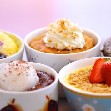 Amazing 1 Minute Mug Cakes: Oreo, Cheesecake, Carrot Cake and much more. Vegan, egg free and flourless recipes.