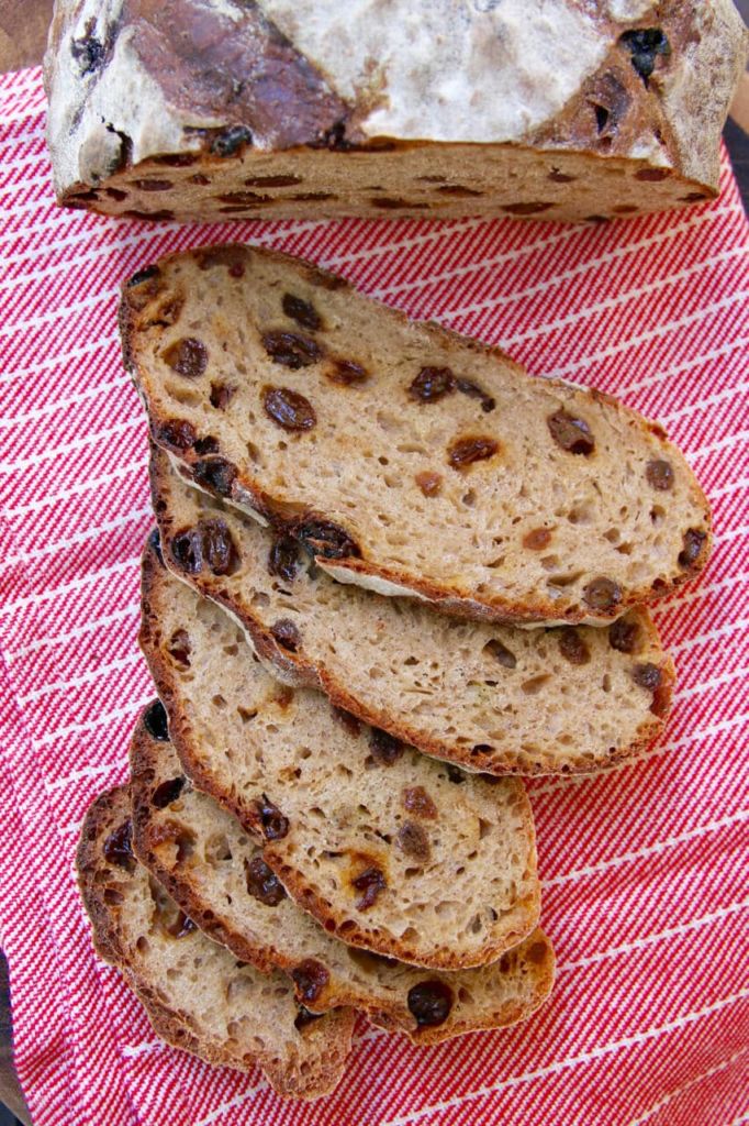 No-Knead Cinnamon Raisin Bread, Cinnamon raisin bread, no knead bread, How to make bread, no knead bread recipe, cinnamon raisin bread, bread recipes, simple bread recipe, easy bread recipe