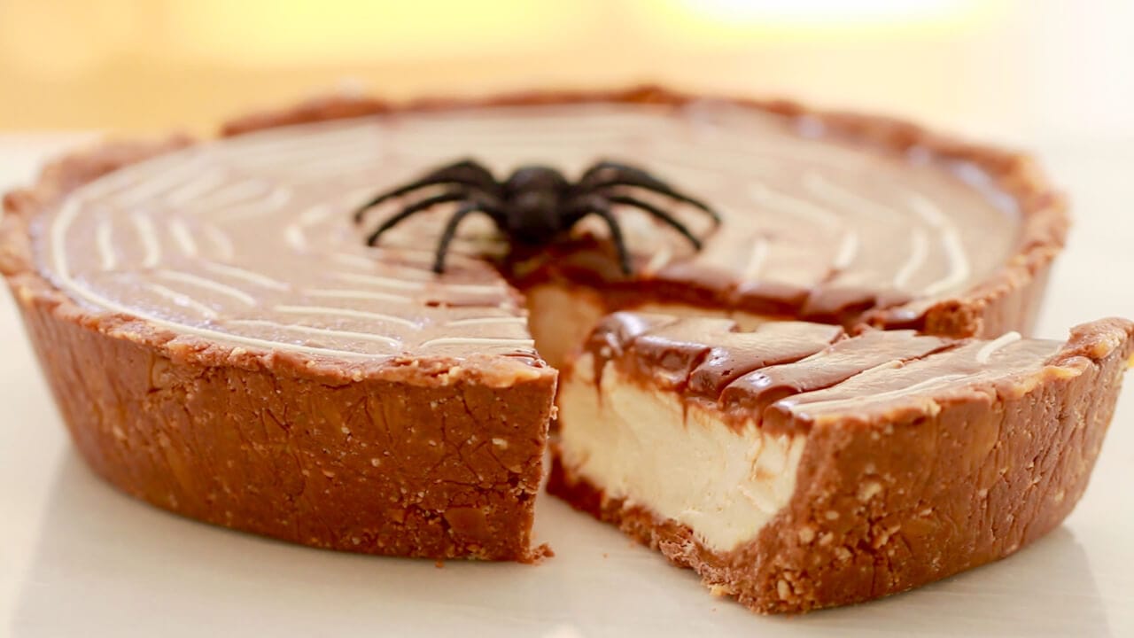 No-Bake Twix Pie for Halloween - Want a recipe to use up your left over Halloween candy? put it into this pie