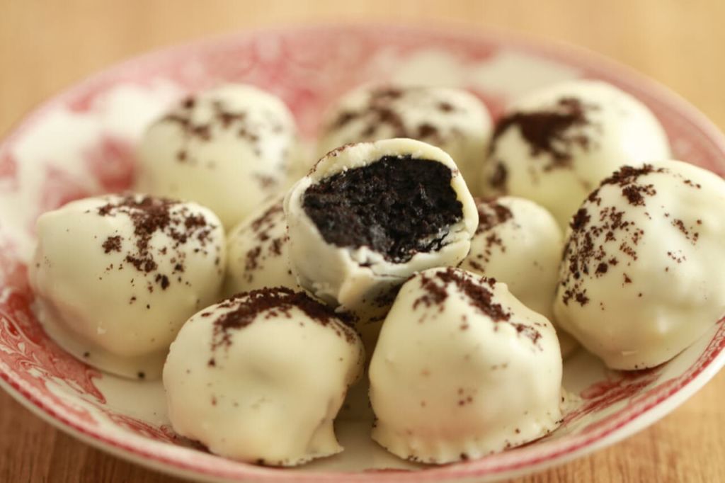 oreo truffles, Oreo recipes, Truffles, no bake, How to use cookie butter, cookie butter recipes, Homemade Cookie Butter, Cookie butter, gemma stafford, Oreo Homemade Cookie Butter, Nutter Butter Cookie Butter,Shortbread Homemade Cookie Butter,Bigger bolder Baking, Baking, bold baking, desserts, sweets