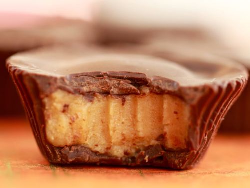 Cookie Butter Chocolate Candy Cups - Kirbie's Cravings