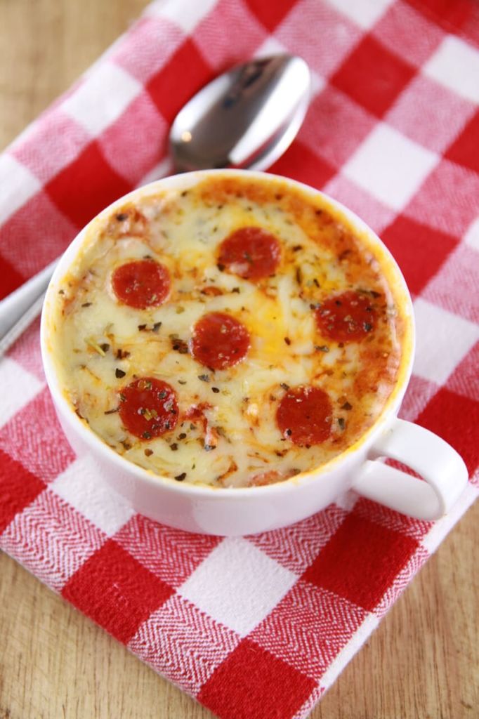 School Snacks, Microwave Mug Pizza, Pizza recipes, recipes for students, recipes for college, How to make pizza,Microwave mug cake recipes, Microwave mug Meal recipes, Microwave Mug Meals, Microwave meals, microwave cooking, Mug cakes, Microwave mug, 1 minutes Microwave mug cakes, 1 minutes Microwave mug recipes, Microwave meals, Microwave recipes, ,Easy dinner recipes, Healthy meals, healthy recipes, Easy lunch recipes,Easy breakfast recipes,Easy snack recipes, quick recipes, affordable recipes, Gemma Stafford, Bigger Bolder Baking, bold baking, cheap recipes, easy meals
