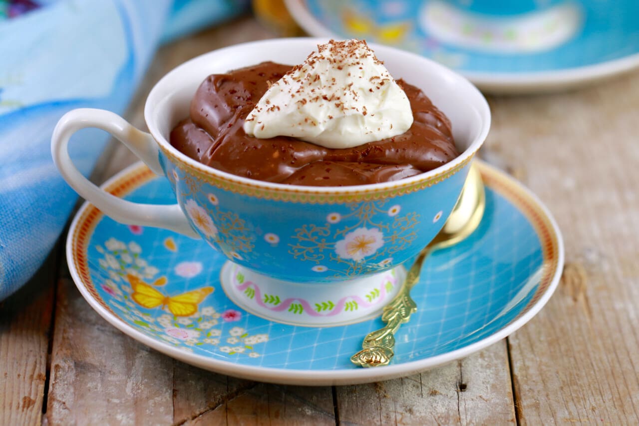 Chocolate Pudding in a Mug (Egg Free/Gluten Free):Chocolate Pudding made in a microwave in less than 5 minutes! I mean what else do you want me to say? why are you still sitting here reading this? seriously? GO!
