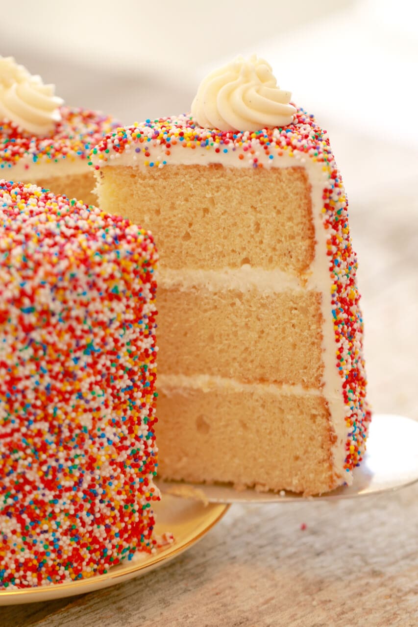 Vanilla Birthday Cake With Sprinkles tomsdesignfarm