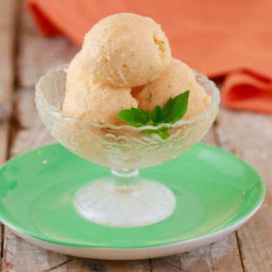 Homemade Cantaloupe & Mint Sorbet in 5 Minutes (No Machine)