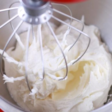 How To Make The Best-Ever Vanilla Buttercream Frosting