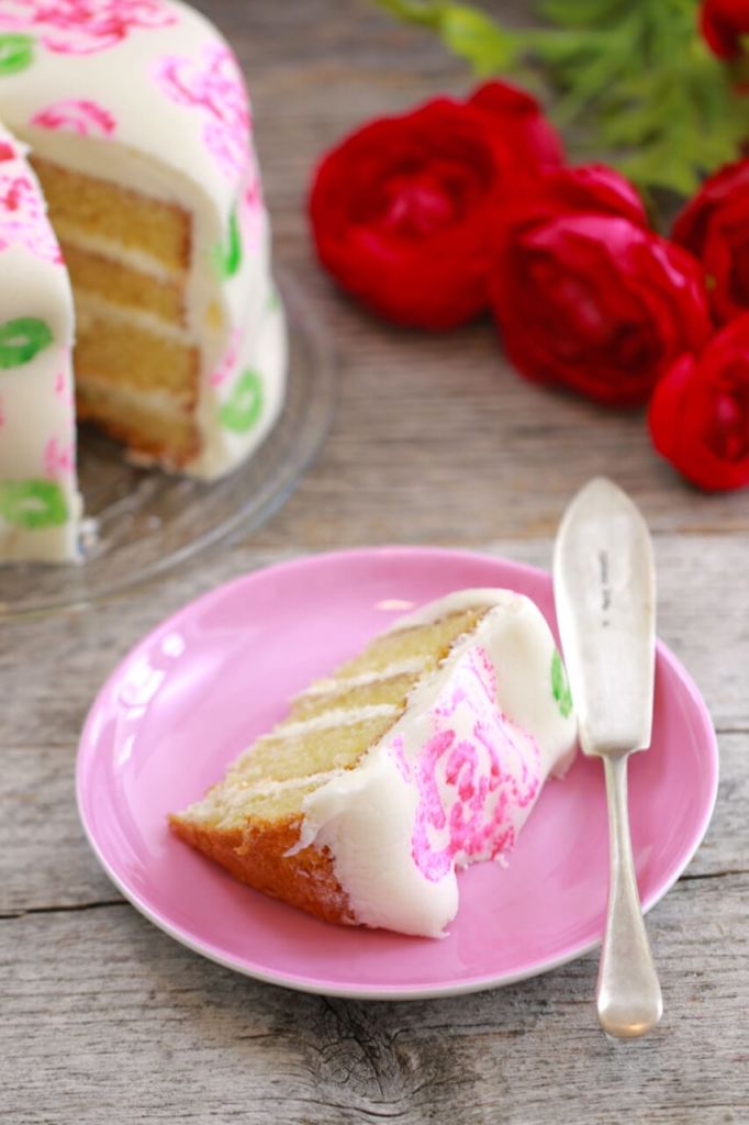 Celery stamp rose cake, rose cake, diy cake decorating, mothers day cake, wedding cake, wedding cake ideas. Easy decorating, decorating tips, easy cake decorating tips, decorating cakes, celebration cakes, easy wedding cakes, sponge cake, sponge cake recipes, victoria sponge cake, victoria sponge cake recipe, cake recipes, plain cake reicpe, using fondant, how to use fondant, beautiful cakes, big and bold cakes, Recipes, baking recipes, dessert, desserts recipes, desserts, cheap recipes, easy desserts, quick easy desserts, best desserts, best ever desserts, simple desserts, simple recipes, recieps, baking recieps, how to make, how to bake, cheap desserts, affordable recipes, Gemma Stafford, Bigger Bolder Baking, bold baking, bold bakers, bold recipes, bold desserts, desserts to make, quick recipes