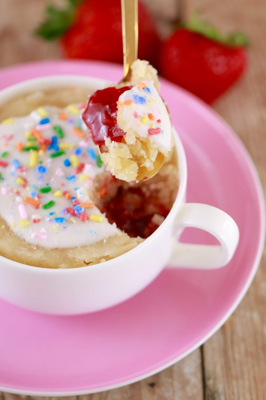 Microwave Strawberry Pop Tart in a Mug (Microwave Mug Breakfasts