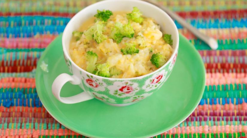 Broccoli and Cheddar Rice Bowl - Did you even know you could cook rice in the microwave??? Not only rice but whole Mug Meals.