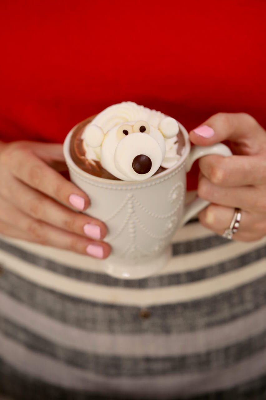 Marshmallow Polar Bears, marshmallows treats, hot chocolate, winter recipes, holiday recipes, holidays party ideas, Christmas ideas, 
