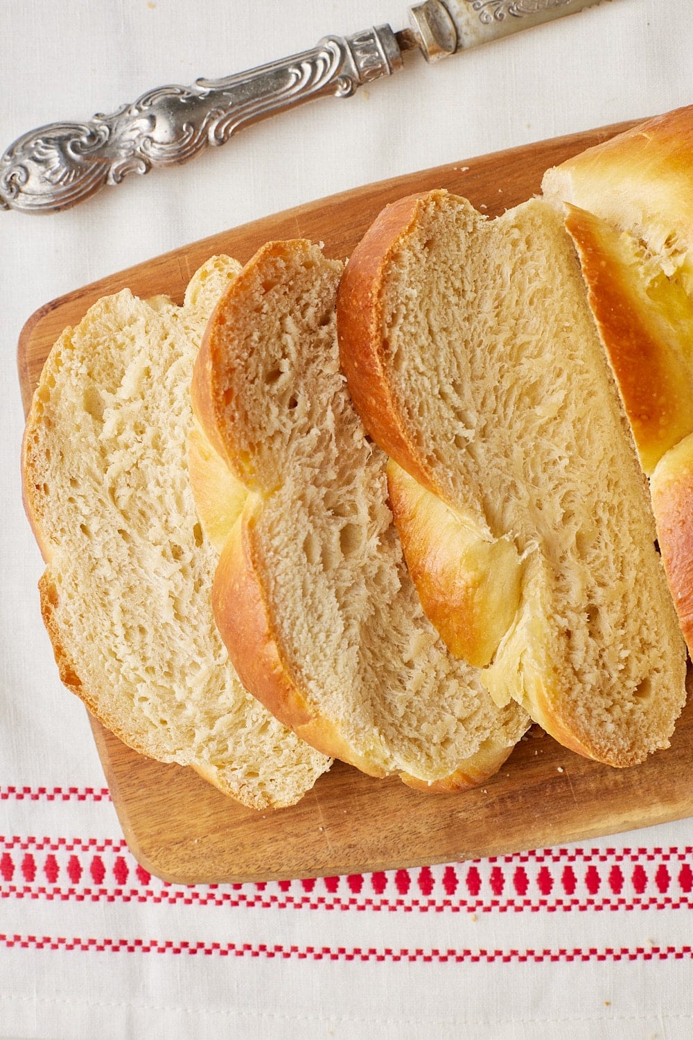 No-knead Challah12 Challah bread sliced.