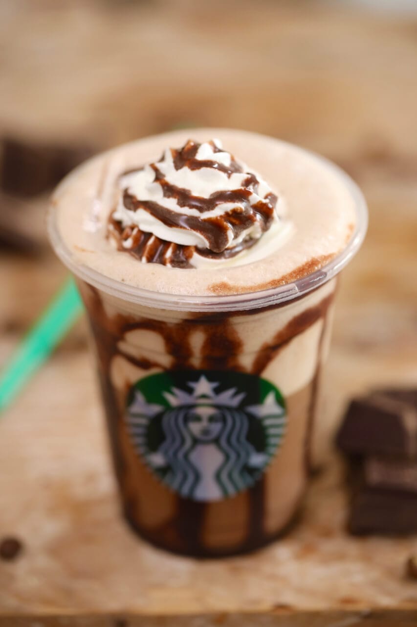Homemade Starbucks Mocha Frappuccino, Starbucks Frappuccino, Mocha Frappuccino, Starbucks Frappuccinos,Starbucks Frappuccino, starbucks drinks, blended drinks, milkshakes, frozen drinks, starbucks