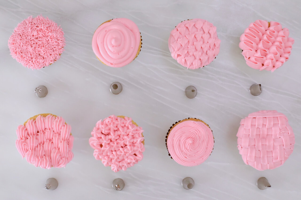 How to use Piping Nozzles - Easy cake decorating using the most common piping nozzles.