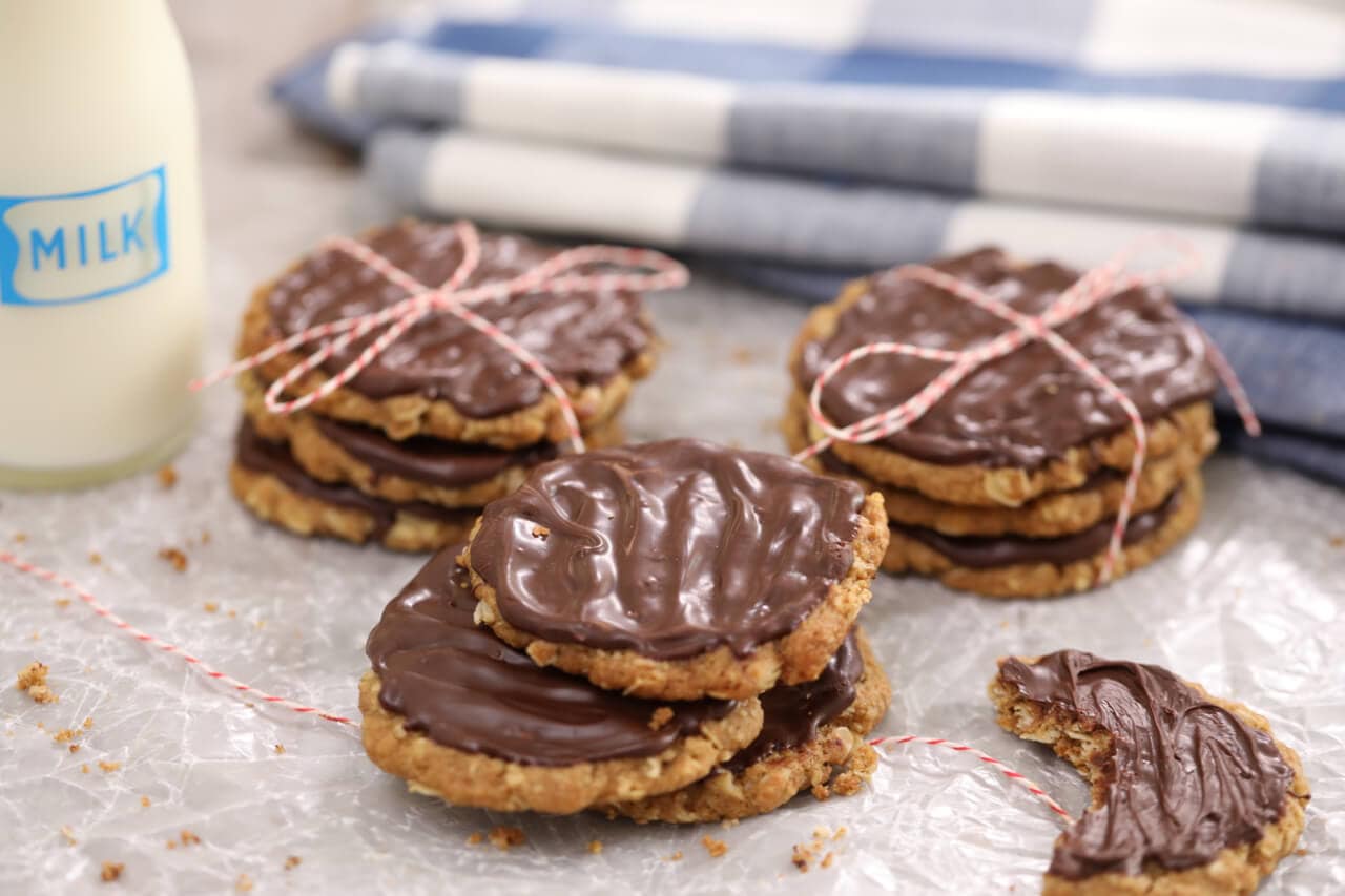 Homemade Chocolate Hobnobs - why buy store bought when you can make these delicious biscuits at home?