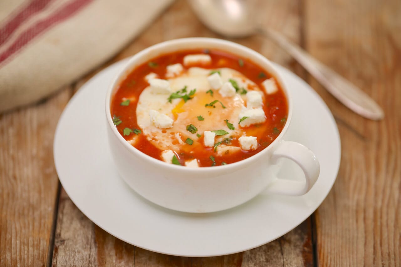 Microwave Shakshuka in a Mug - Did you know you could make this in the microwave?? it's a real game changer.