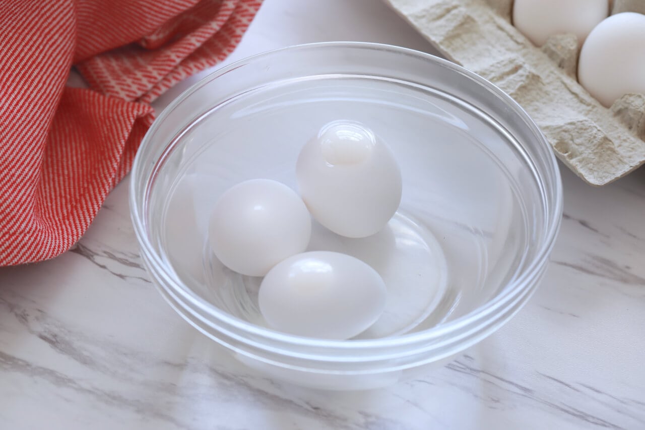 How to Get Eggs to Room Temperature? check out this easy trick