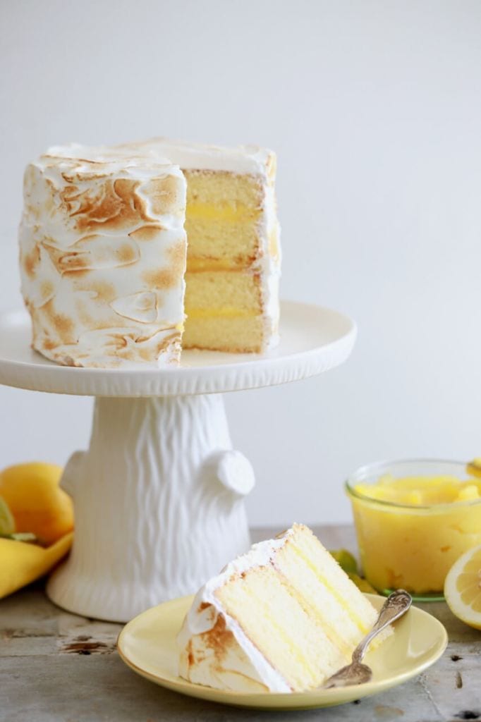 Lemon Meringue Cake, Lemon Meringue pie, Lemon Meringue, Easter desserts, easter cake, spring cake, spring desserts, lemon cake, cake recipes, amazing cake recipes, impressive desserts 