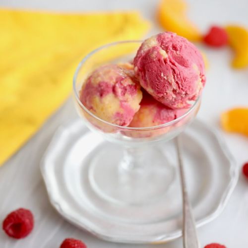 Peach Melba Frozen Yogurt in 5 Minutes (No Machine) - Gemma's