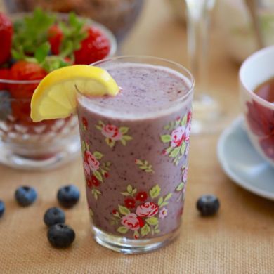 Blueberry Muffin Smoothie (Mother's Day Brunch)