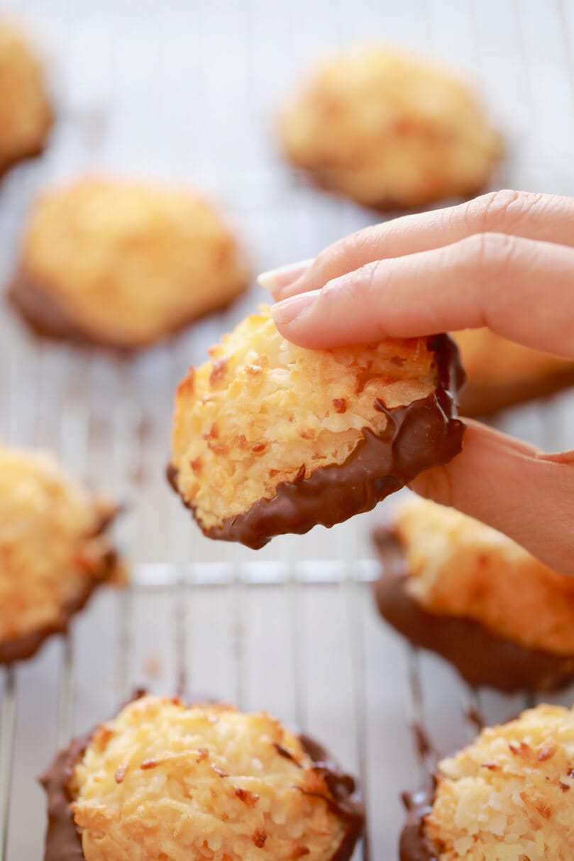 3 Ingredient Coconut Macaroons, Coconut Macaroon recipe, 3 Ingredient Macaroon recipe, easy coconut macaroons, 3 Ingredient Cookies, Cookies recipes, easy cookie recipes, easy baking recipes, recipes for kids, simple recipes, biscuit recipes, best ever cookie recipe, gluten free cookies, egg free cookies, egg free baking, egg free recipes, gluten free recipes, vegan cookies, vegan recipes
