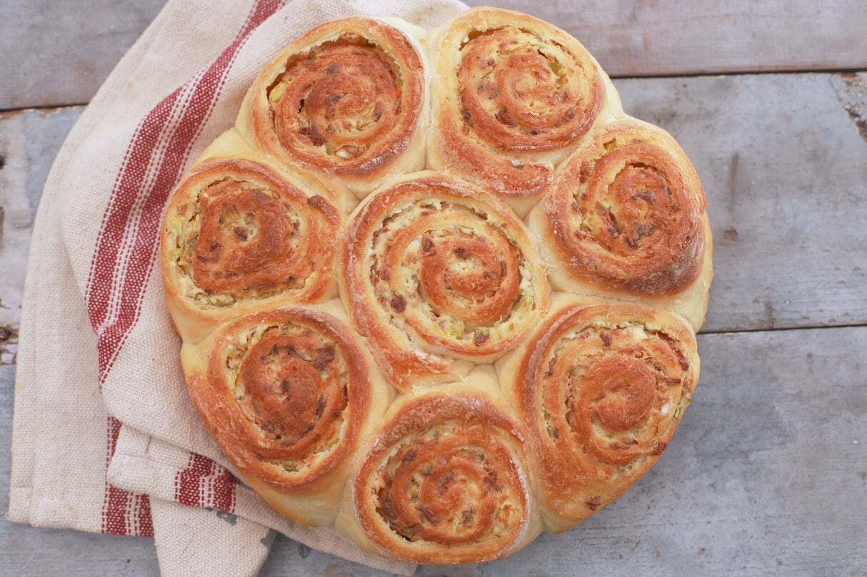 Crazy Dough Stuffed Bread (Bacon, Scallion and Cream Cheese)