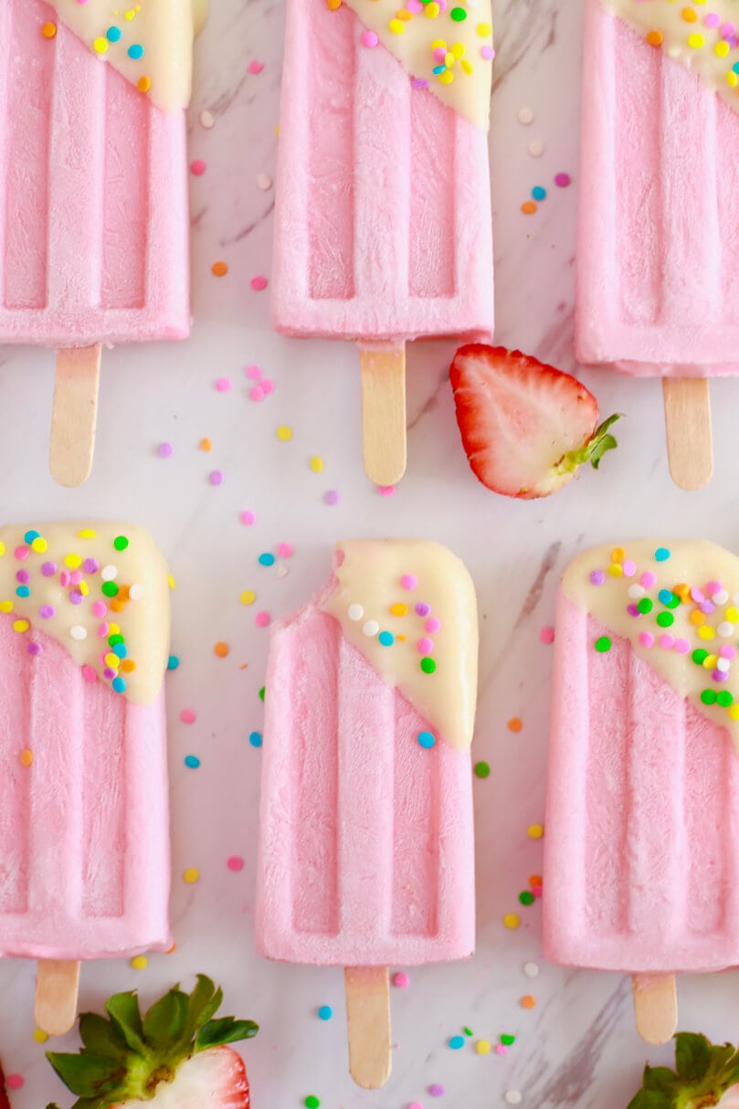 Strawberry Milk Popsicle, strawberry popsicles, popsicles,fruit popsicles, popsicle recipes, how to make popsicles, healthy desserts, healthy treats, kid friendly recipes, recipes for kids, summer desserts, summer treats, summer recipes, healthy summer desserts, fruit desserts, easy desserts, easy dessert recipes, fun recipes for kids
