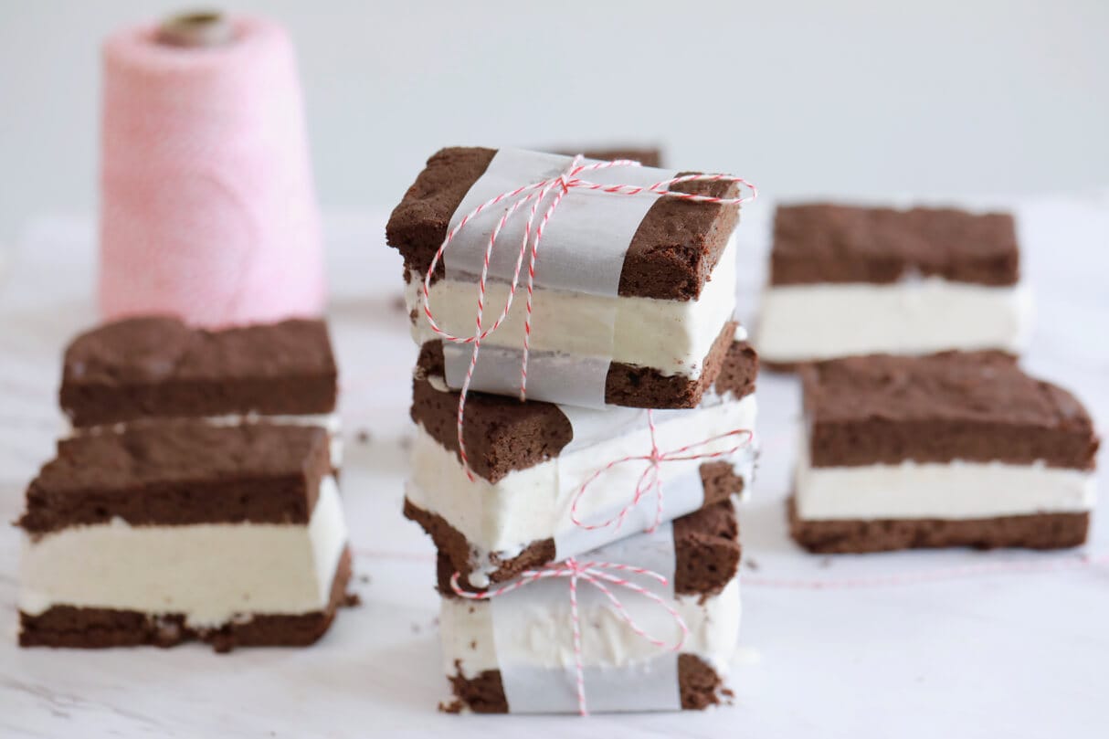 Ice Cream Sandwiches - An easy treat to make with kids this Summer