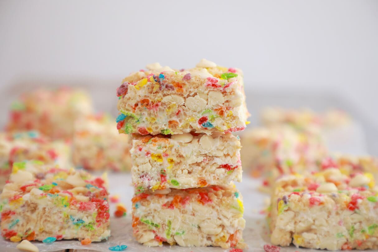 Funfetti Rice Krispies Treats - Easy, No Bake treats that are perfect for Back To School