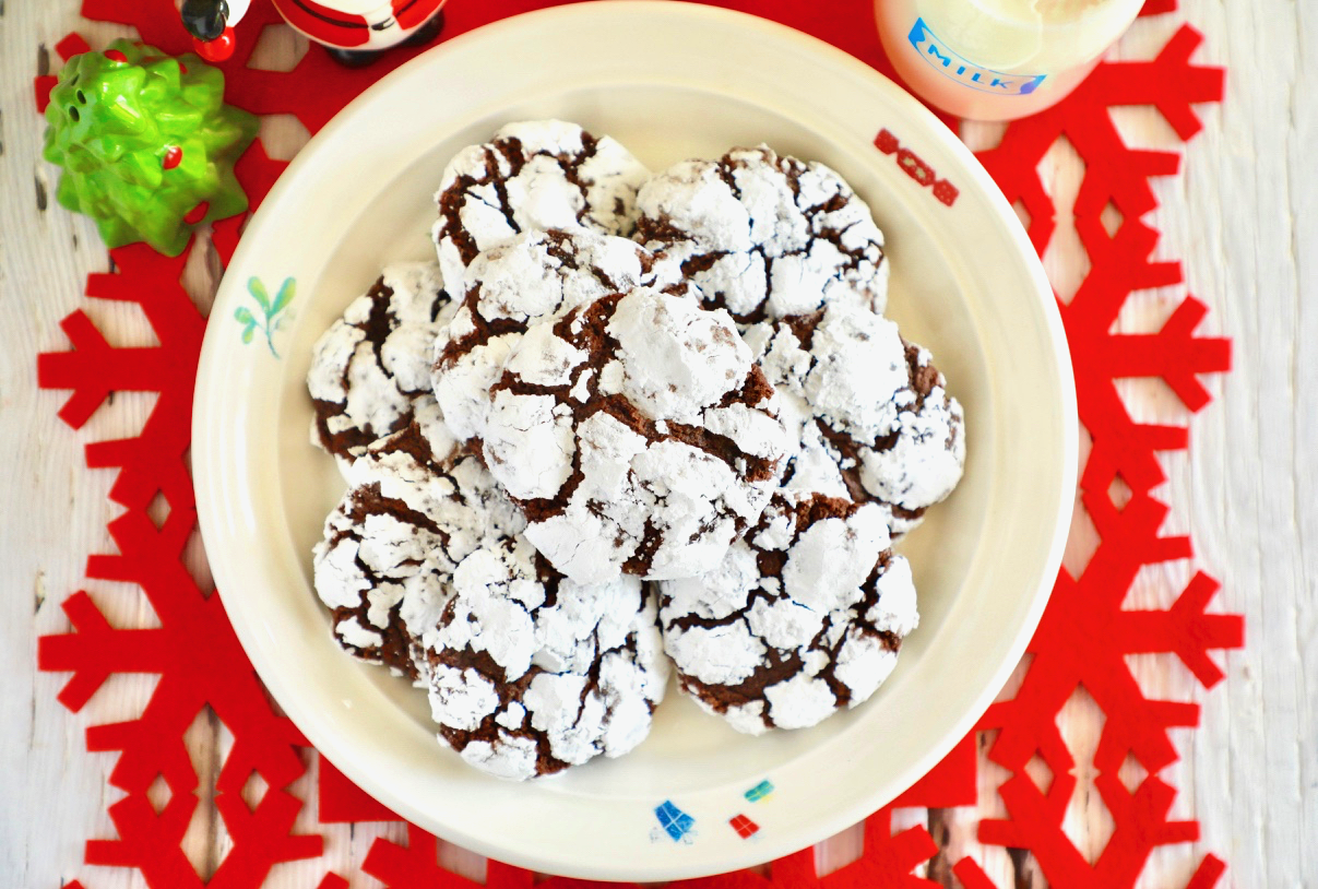 Best Chocolate Crinkle Cookies Recipe