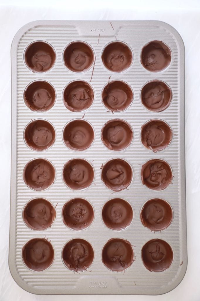 2 Types of Chocolate to Use for Chocolate Molds
