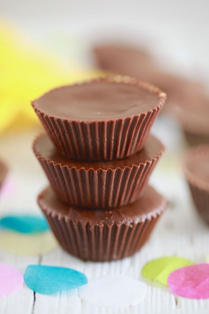 Reese’s Peanut Butter Cups recipe, Healthy Homemade Peanut Butter Cups, easy vegan dessert recipe, easy desserts , easy peanut butter cups recipes , Reese’s Peanut Butter Cups recipe, best desserts, best ever desserts, best ever Reese’s Peanut Butter Cups recipe, affordable recipes, cheap recipes, cheap desserts, simple recipes, simple desserts, quick recipes, Healthy desserts, Healthy recipes, How to make, How to bake, baking recieps, recipes for kids, baking with kids, baking with children, kid friendly recipes, child friendly recipes, dinner party desserts, easy dinner party desserts, vegan recipes, vegan Reese’s Peanut Butter Cups, healthy Reese’s Peanut Butter Cups