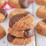 Peanut Butter No Bake Cookies - Just 4 ingredients & no oven needed!