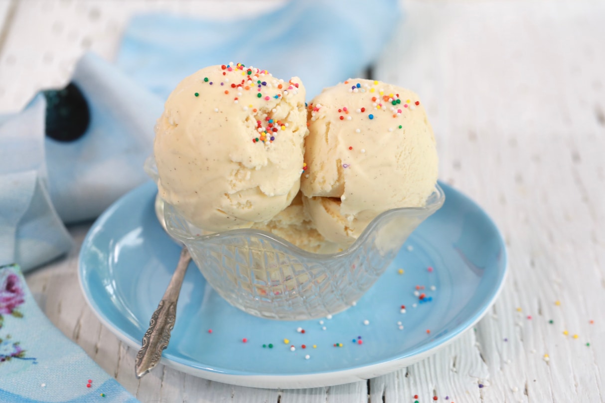 Homemade Vanilla Ice Cream Recipe - Just a few ingredients and no ice cream machine needed!