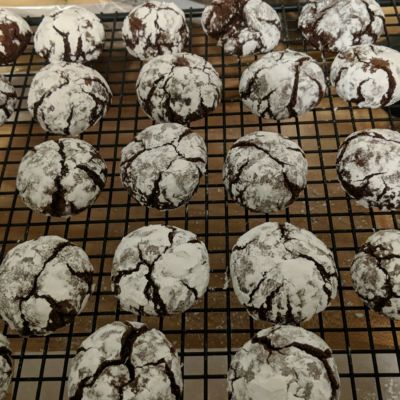 Ruby Chocolate Crinkle Cookies - Belly Rumbles