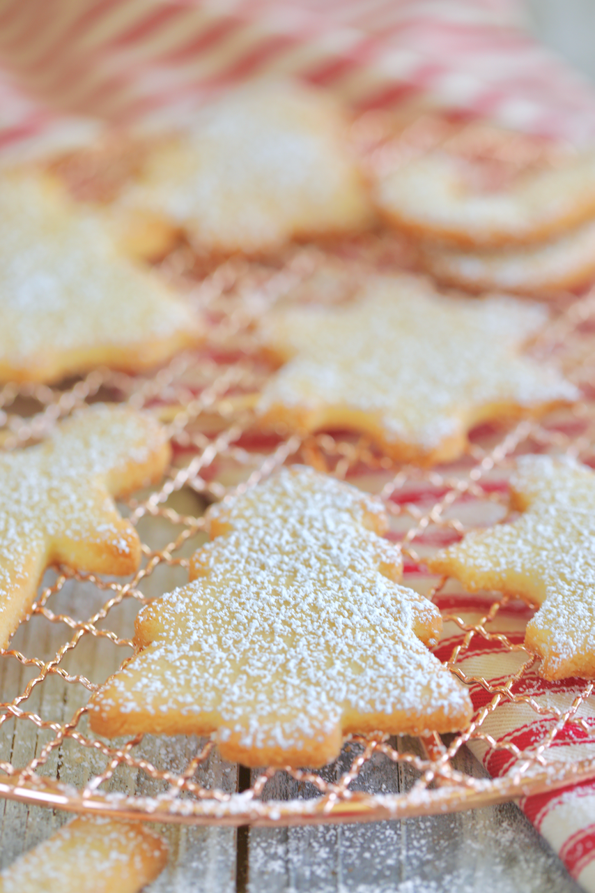 Keto sugar cookies3 Sugar cookies on th wire rack
