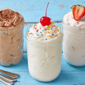 3 mason jar ice cream in chocolate , vanilla and strawberry flavors