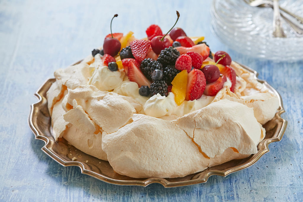 Crunchy on the outside, marshmallowy on the inside, my Perfect Pavlova in 5 Simple Steps, completed..
