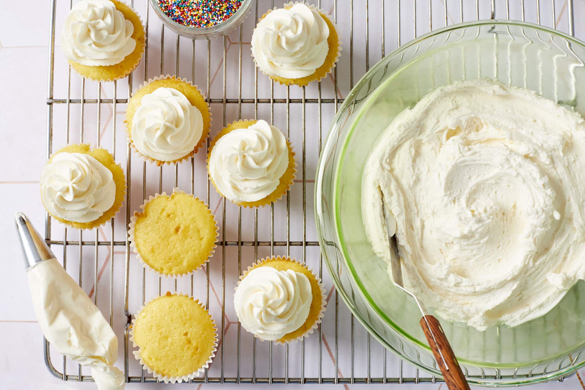 Para construir corona periodista How To Make The Best-Ever Vanilla Buttercream Frosting - Gemma's Bigger  Bolder Baking