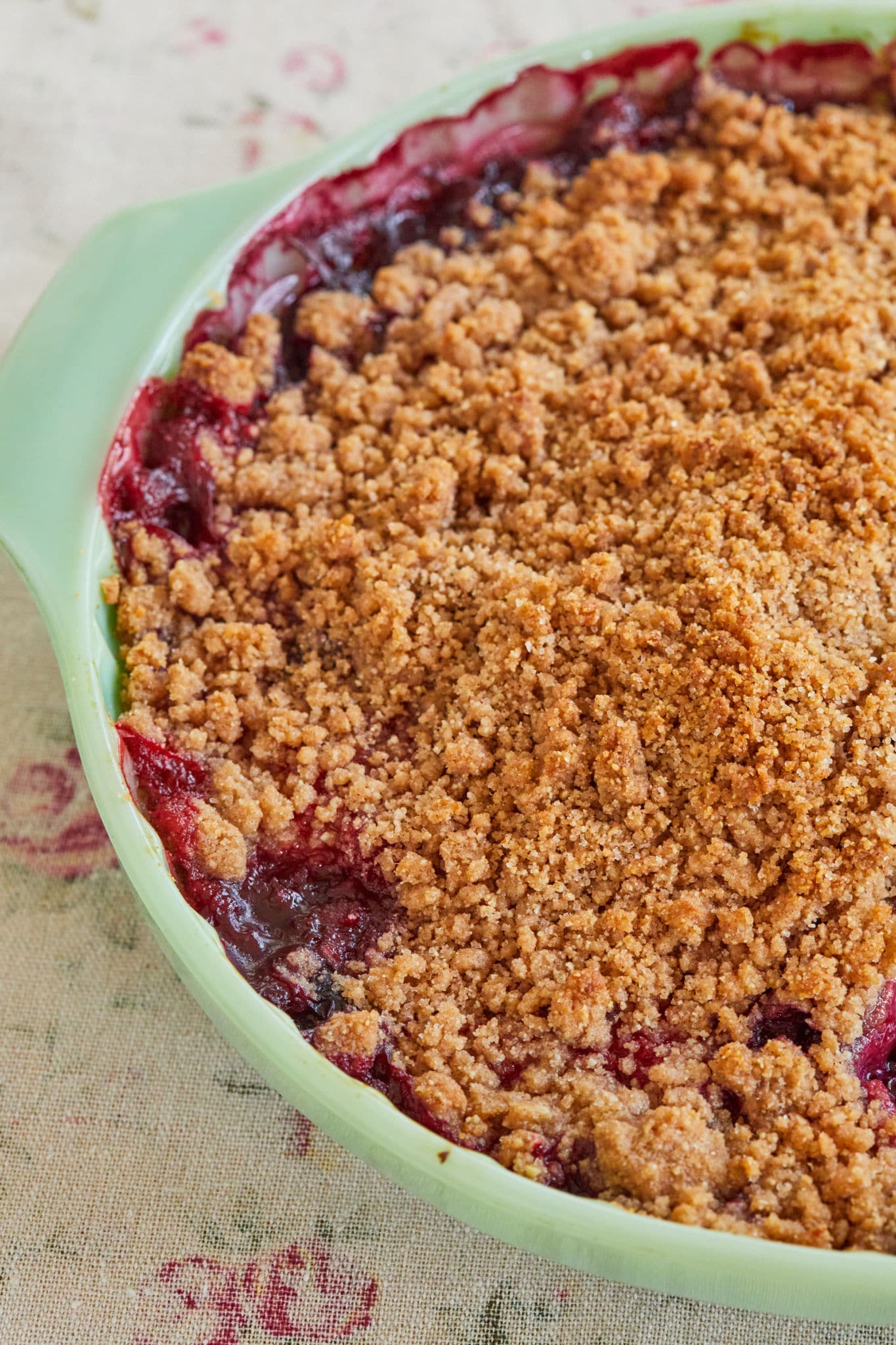 A look at the summer berry crisp topping.
