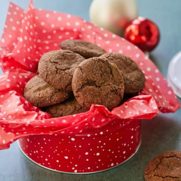 A box of gingersnaps.