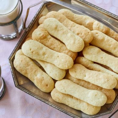 Homemade Ladyfingers Recipe (How to Make Ladyfingers)