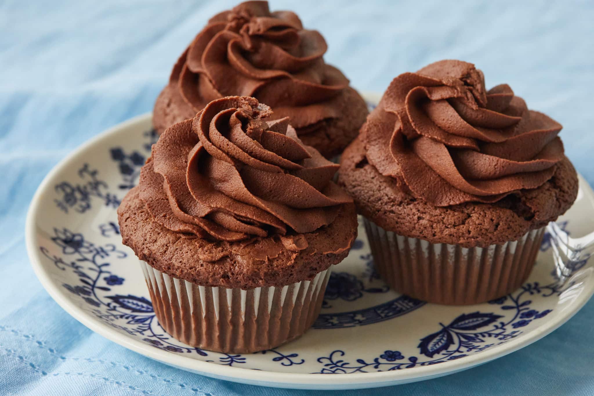 Nutella Buttercream Frosting on top of cupcakes.