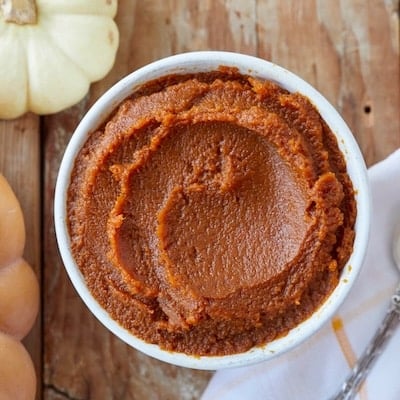 Top-down view of a bowl of pumpkin butter.