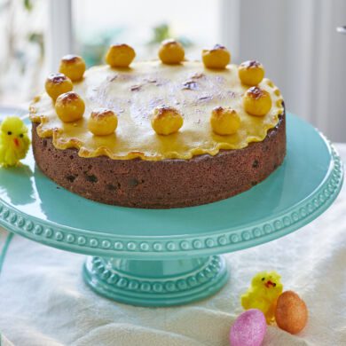 Easy Simnel Cake Recipe (Easter Fruitcake)