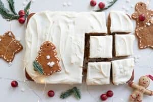 Easy Way to Decorate a Cake  - 16