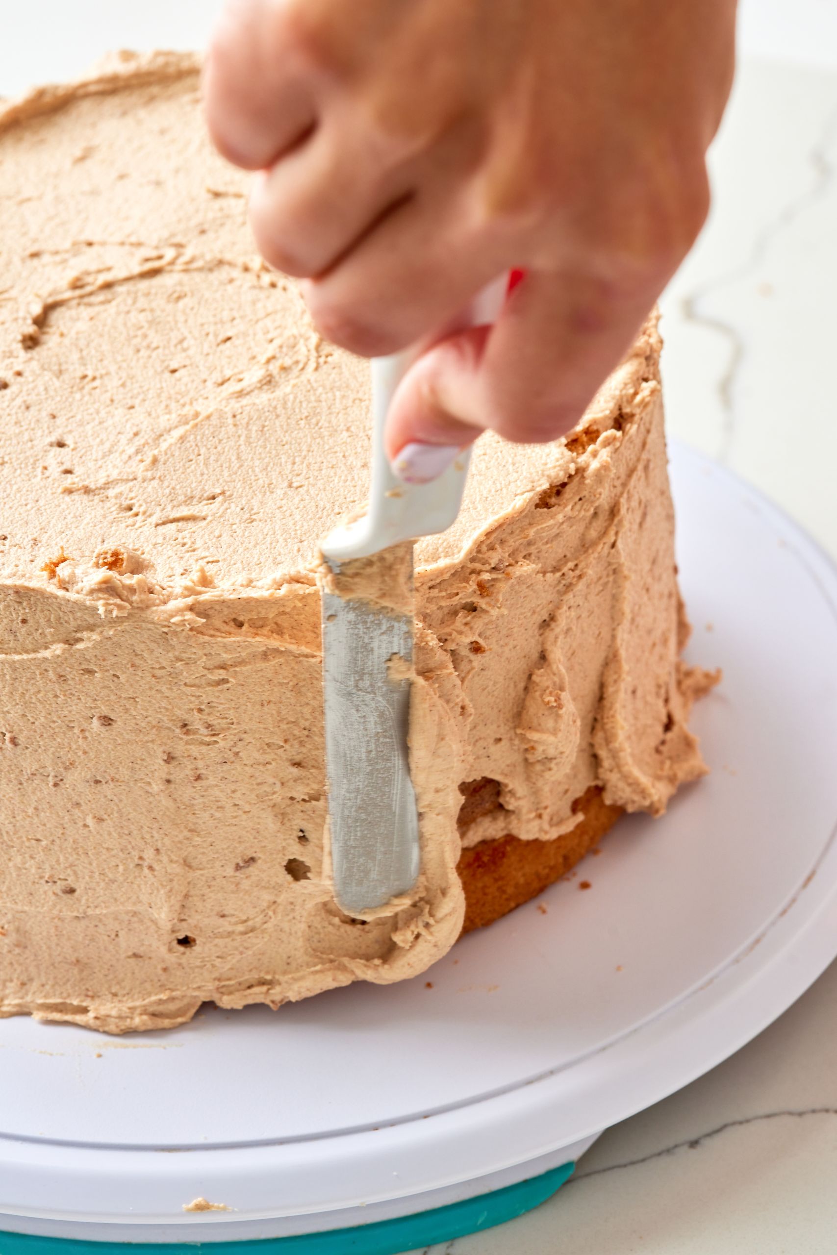 Create a layer of crumb coat.