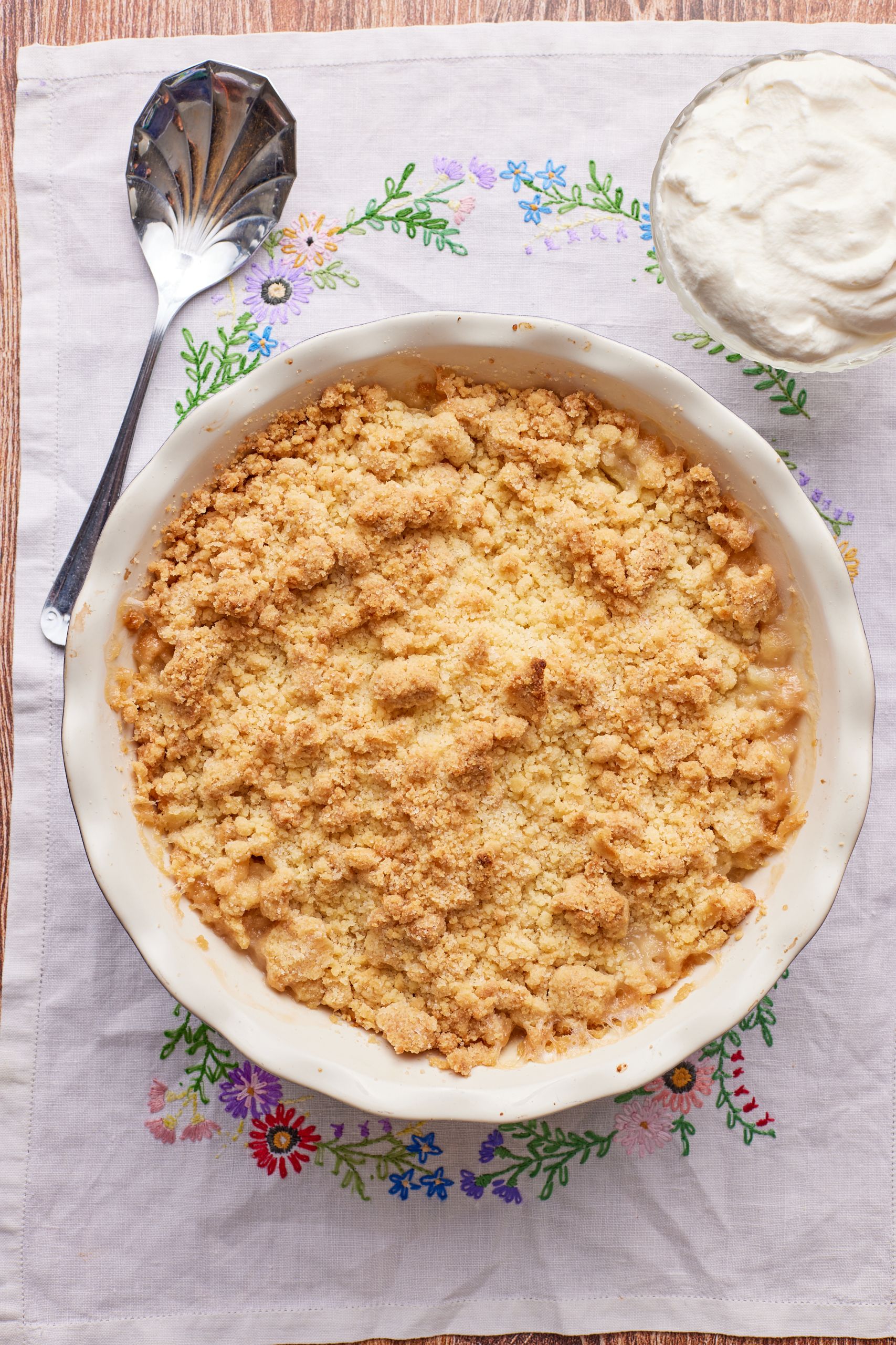 ake for 45-55 minutes until the crust is golden brown and the apples are bubbling thickly.