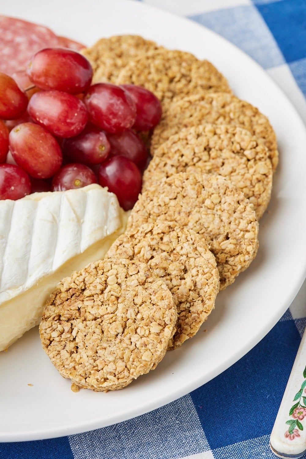 Scottish Oat Cakes8 Scottish Oat Cakes served with grapes and cheese.